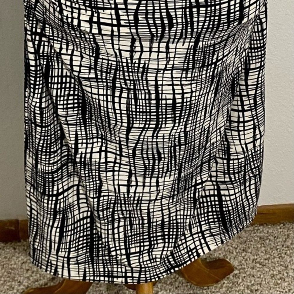 NEW Norma Kamali Shirred Sheath Dress Women's Size L Cream Black Sleeveless - Picture 5 of 10